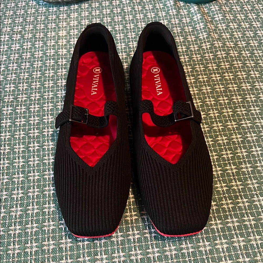 Vivaia Black and Red Heart Loafers Slip-On Flats